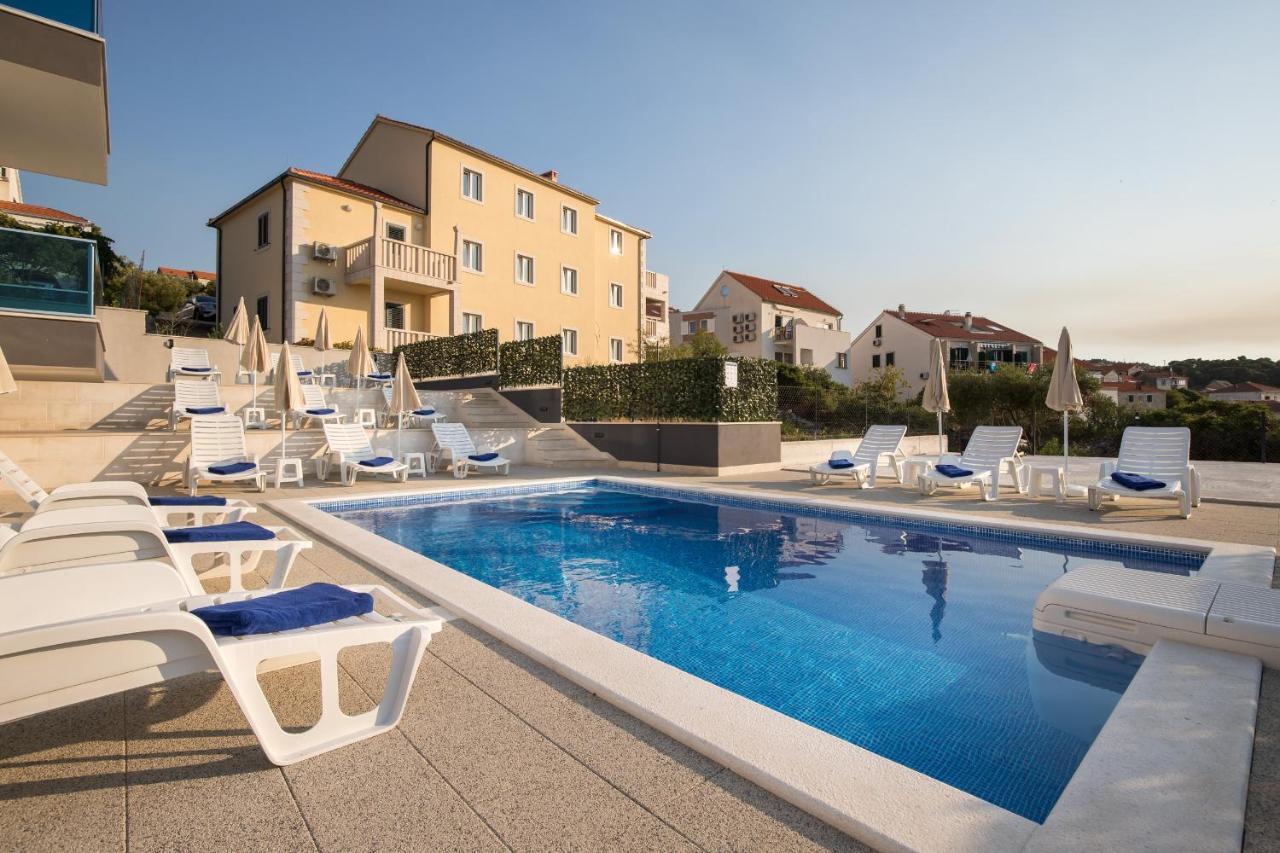 Apartments Blueview Postira Εξωτερικό φωτογραφία
