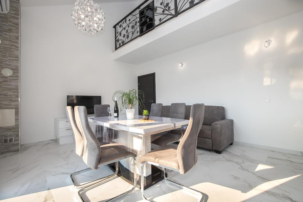 Apartments Blueview Postira Εξωτερικό φωτογραφία