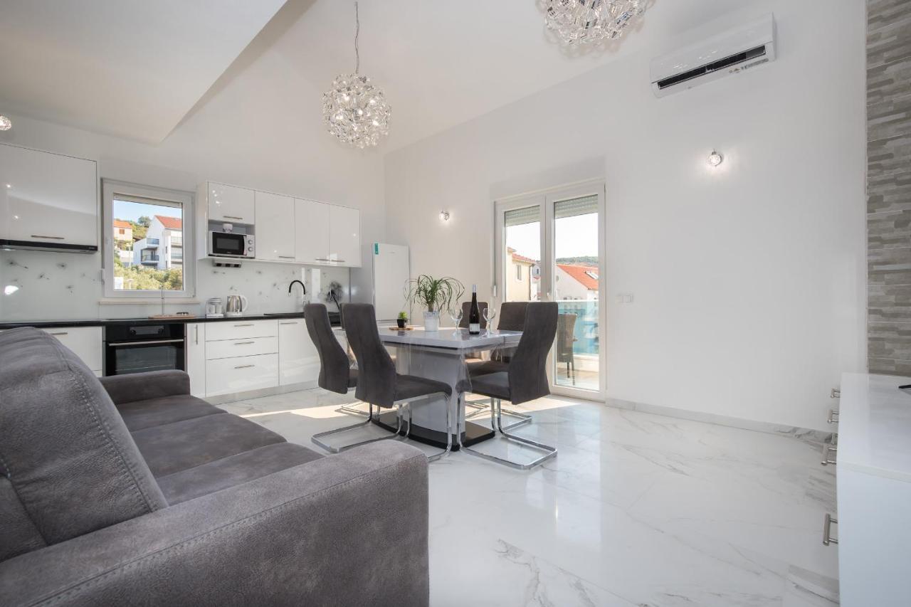 Apartments Blueview Postira Εξωτερικό φωτογραφία